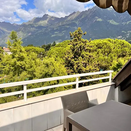 Penthousetraum Im Herzen Merans *